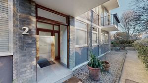 Front Entrance 2- click for photo gallery